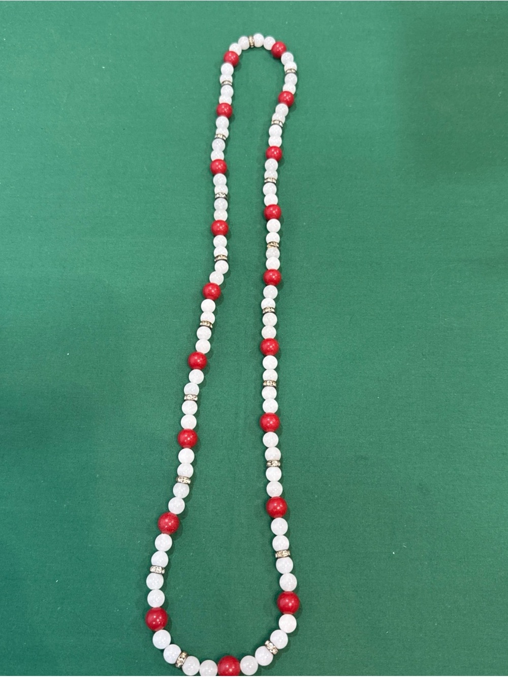 Single Strand Necklace W/AlternatingRed&White Round Beads&Rhinestone Spacers108D